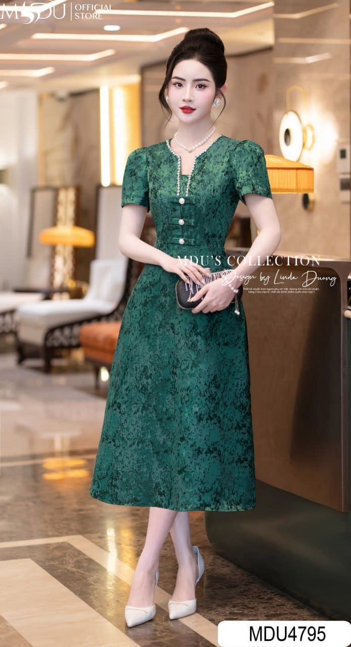 Chọn Màu Sắc Cho Đầm Xòe Dự Tiệc