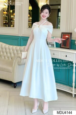 Váy Thiết Kế MDU4144 Vải Chevron Hàn Phối Nhũ Cao Cấp Cổ Cách Điệu Tông Trắng Ngọc Trinh