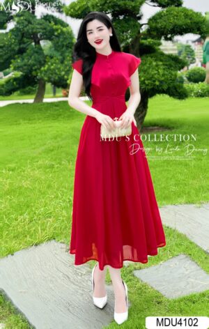Váy Thiết Kế MDU4102 Gam Đỏ Nổi Bất Với Thiết Kế Ngực Ra Tay Cánh Tiên, Eo Ly Nhỏ Bắt Mắt
