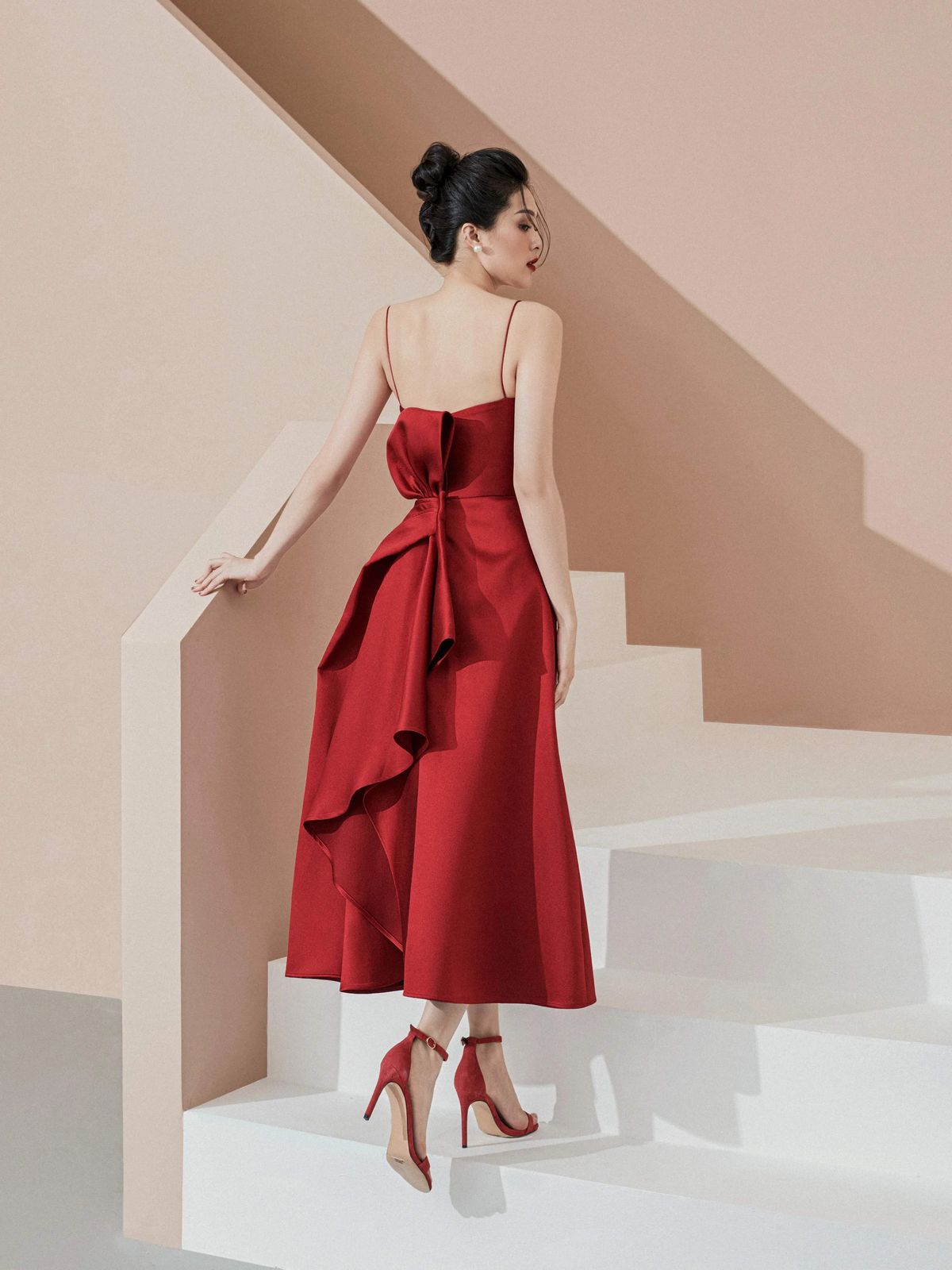 Các Kiểu Đầm 2 Dây Dự Tiệc Đẹp Lung Linh - Đầm Suông 2 Dây