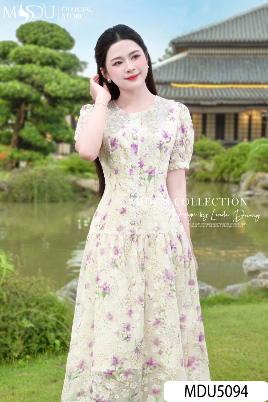 Họa Tiết Hoa Nữ Tính Trong Đầm Bigsize Thiết Kế