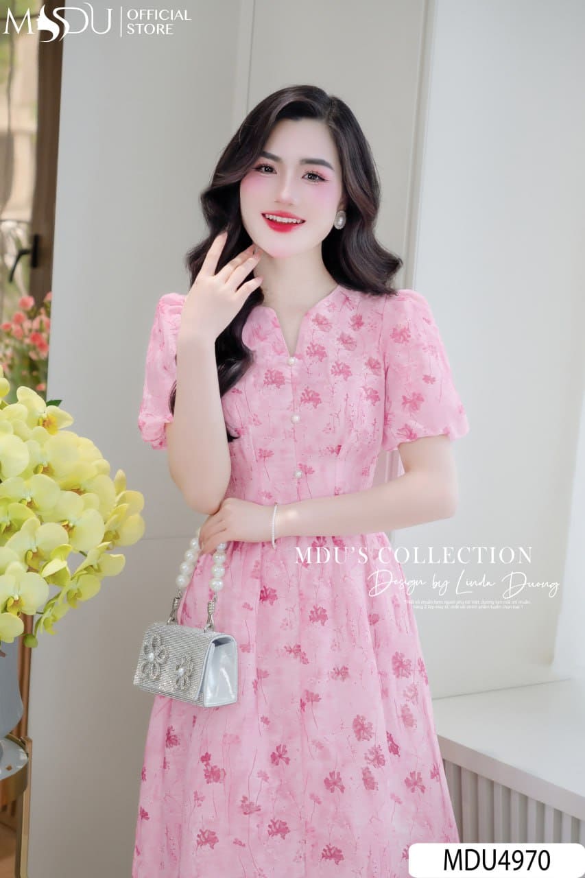 Đầm dự tiệc cho người lùn cổ V