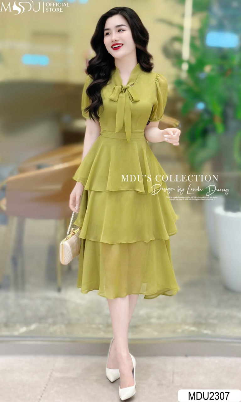 Đầm dự tiệc màu xanh lá cổ V 