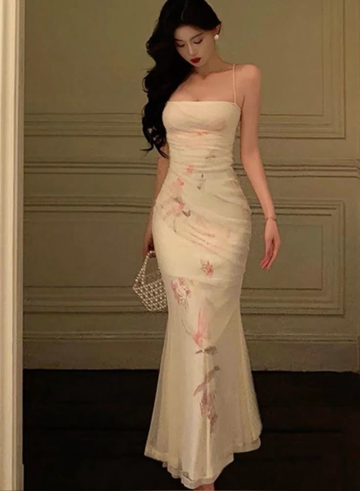 Đầm lụa dự tiệc hai dây