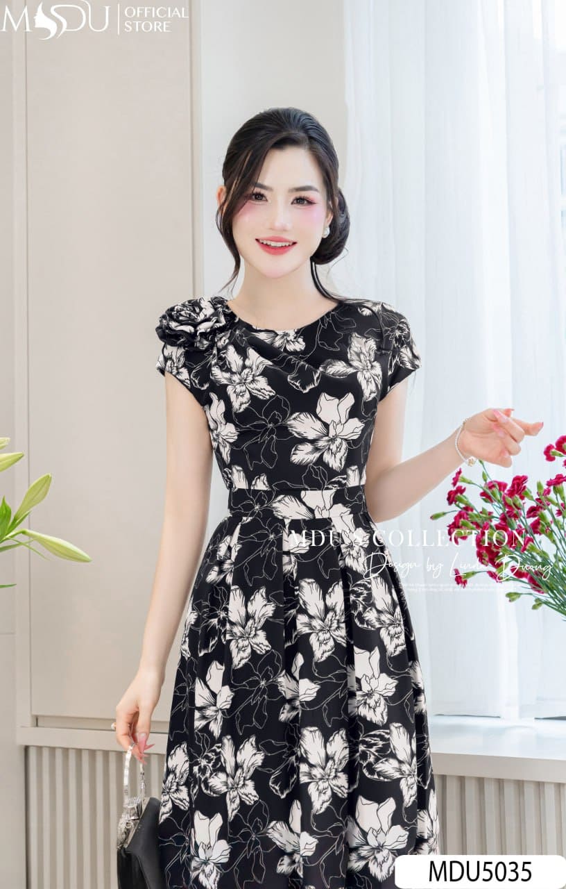 Đầm sát nách dự tiệc màu đen 