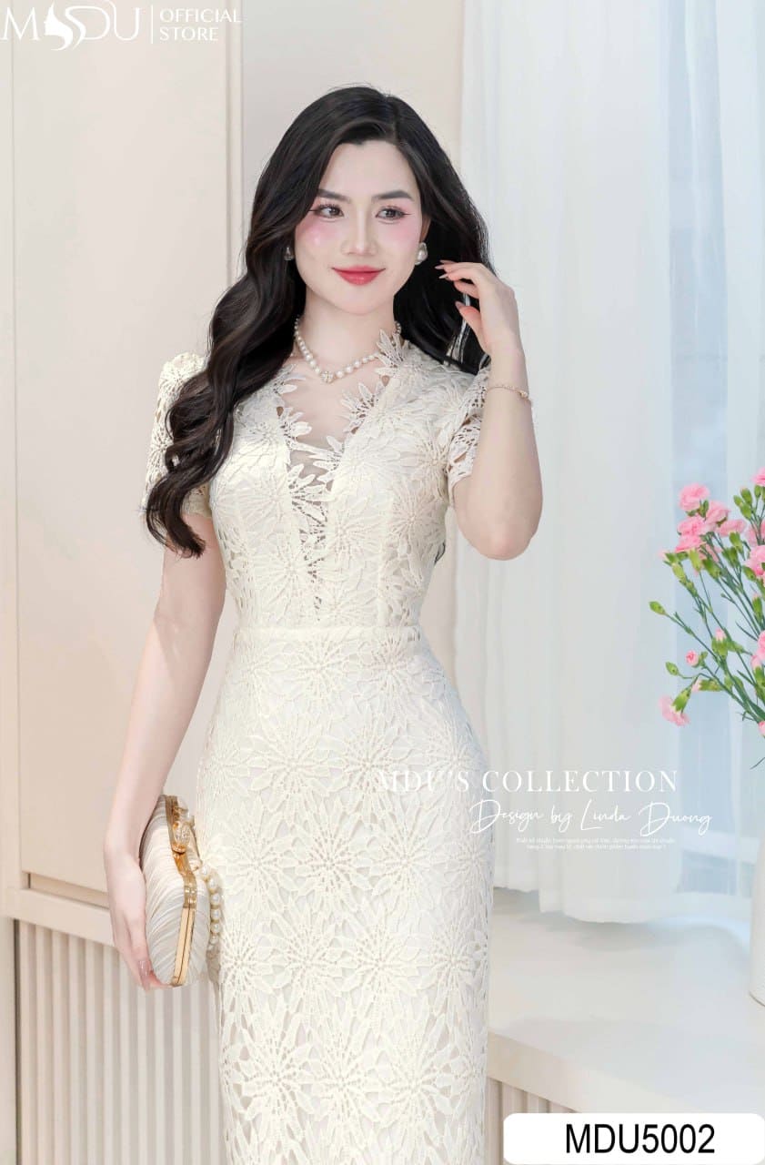 Đầm Voan Thiết Kế Cho Dáng Đồng Hồ Cát