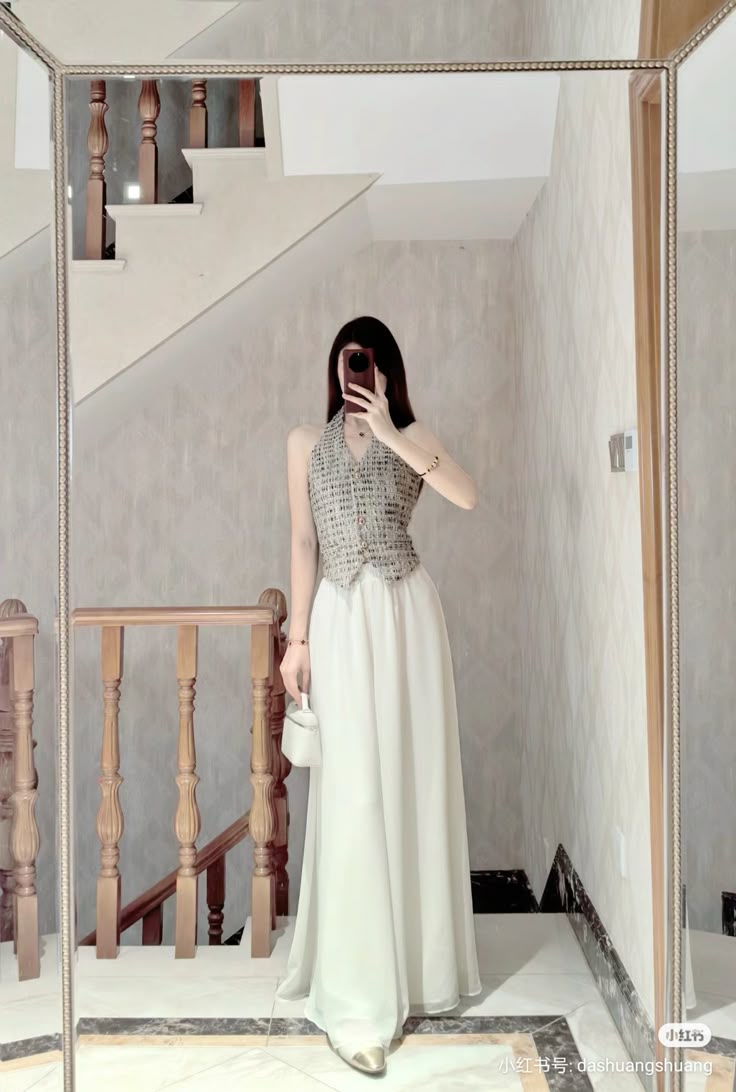 Phối đồ với váy dài có làm bạn trông thấp hơn? 