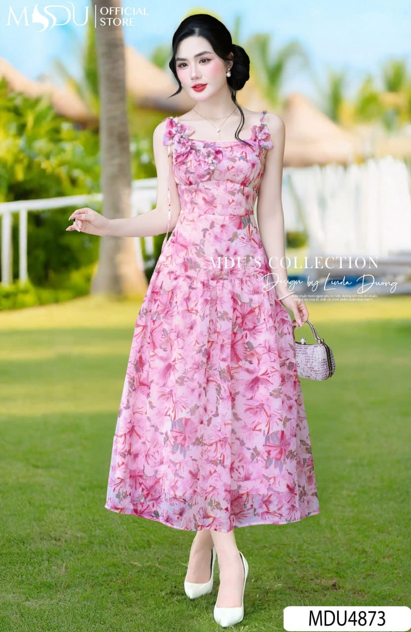 Phối đồ với váy hai dây