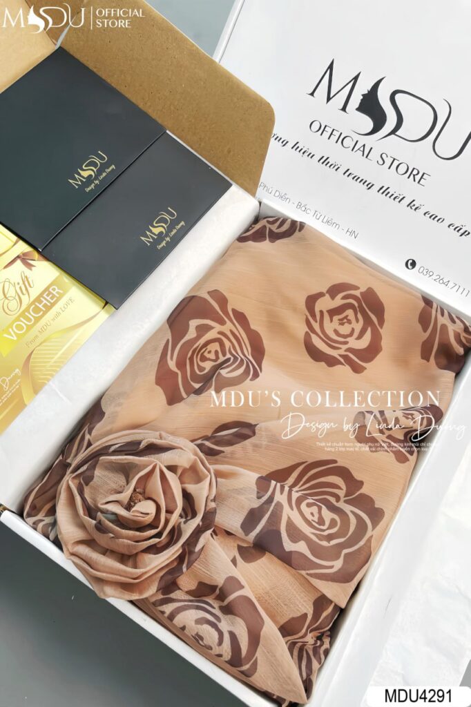 Cận Cảnh Đầm Bảo Quản Kỹ Trong Hộp từ MDUfashion
