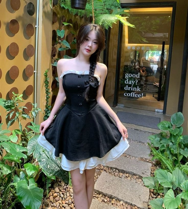 Các Kiểu Váy Dự Tiệc Sinh Nhật Đẹp Lung Linh - Váy Cúp Ngực Táo Bạo