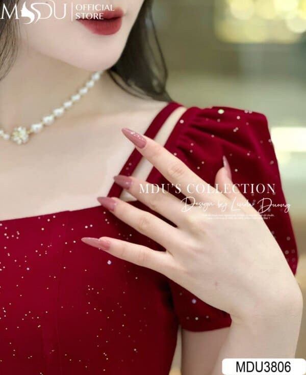 Phối Phụ Kiện Với Váy Kim Sa Dự Tiệc - Bí Kíp Nâng Tầm Phong Cách