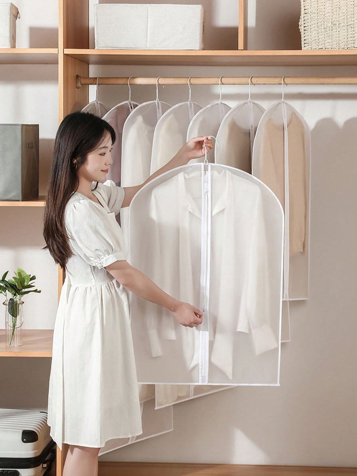 Bảo Quản Váy Ngắn Thiết Kế Trong Tủ Đồ