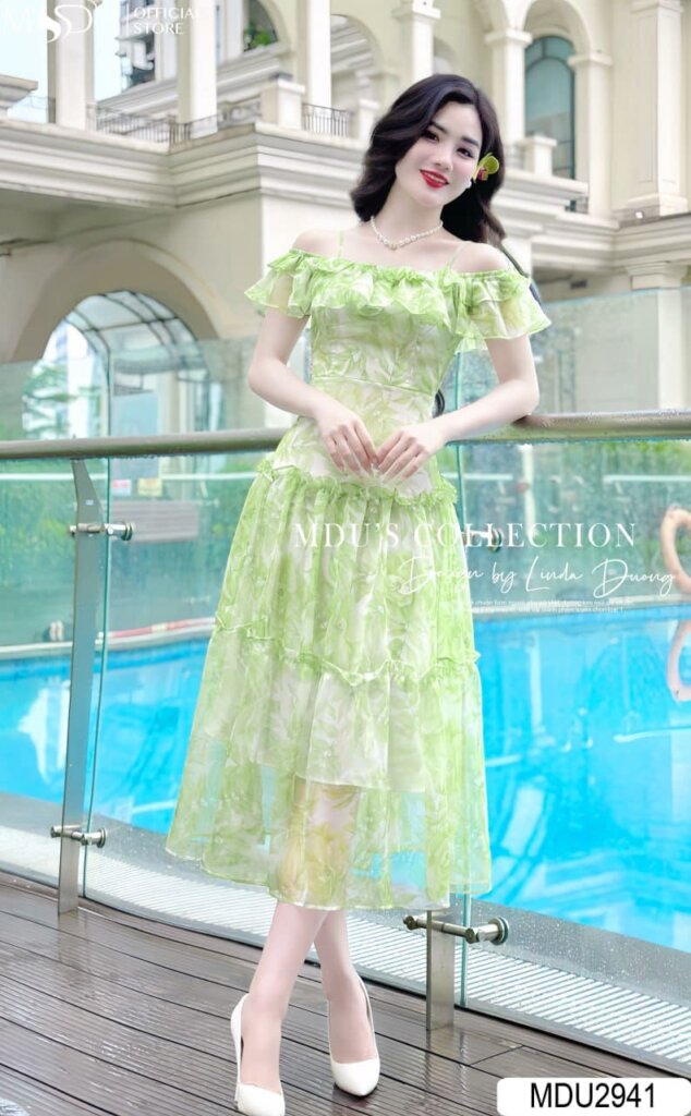 Đầm 2 dây dáng dài với màu xanh tươi mát – Sự kết hợp hoàn hảo giữa hiện đại và cổ điển