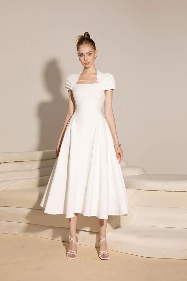 Cách Phối Đồ Với Đầm Lụa Dáng Dài Để Tỏa Sáng Trong Mọi Dịp