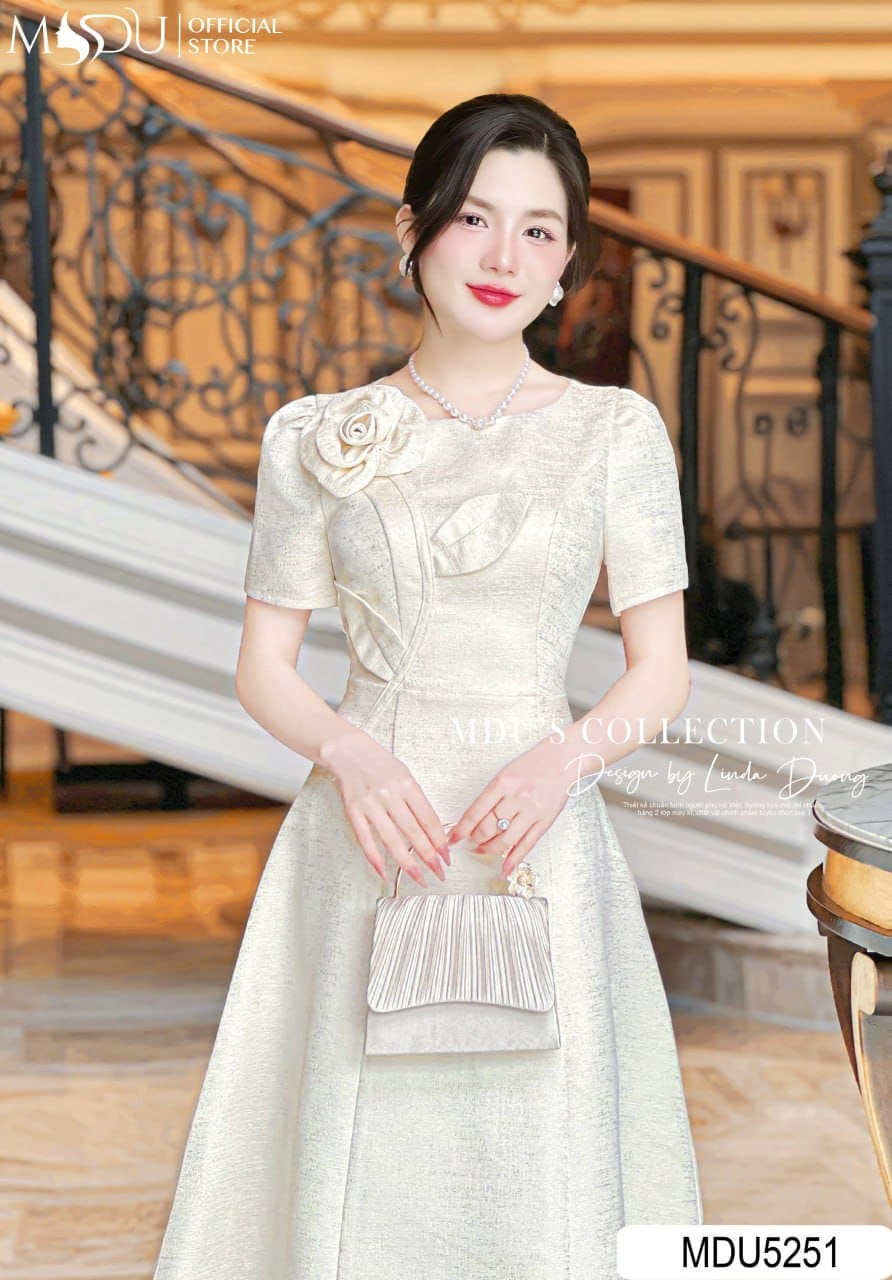 Phối Đồ Với Đầm Tôn Dáng Cho Phong Cách Công Sở