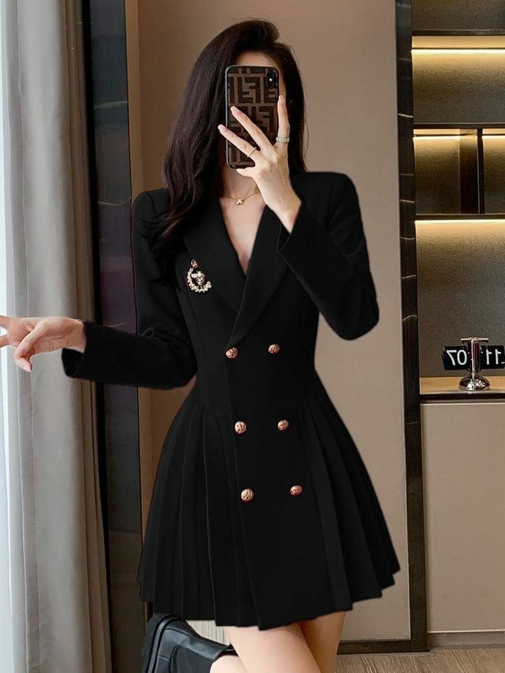 Những Kiểu Dáng Đầm Vest Thiết Kế Bạn Không Thể Bỏ Qua - Đầm Vest Hai Hàng Khuy