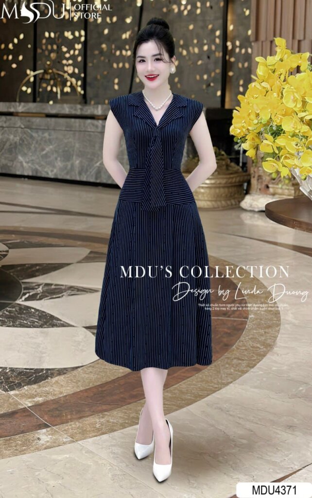 Đầm sát nách dáng dài họa tiết kẻ sọc