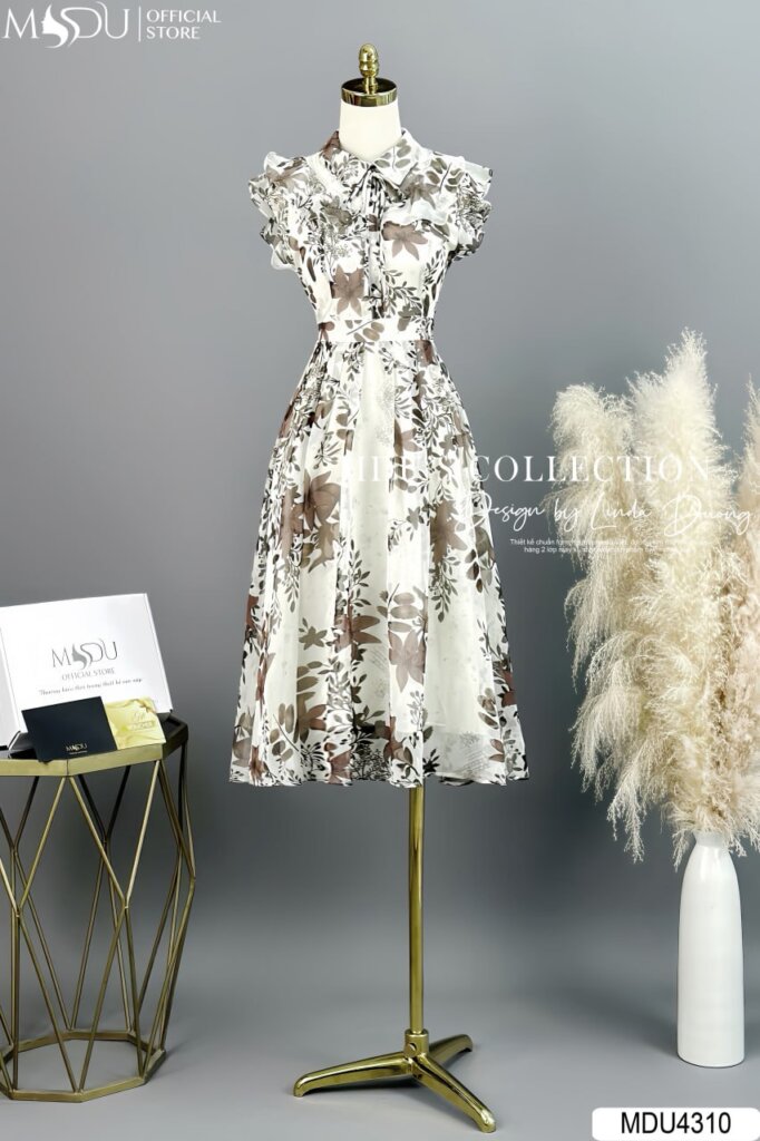 Đầm sát nách dáng dài tay bèo duyên dáng