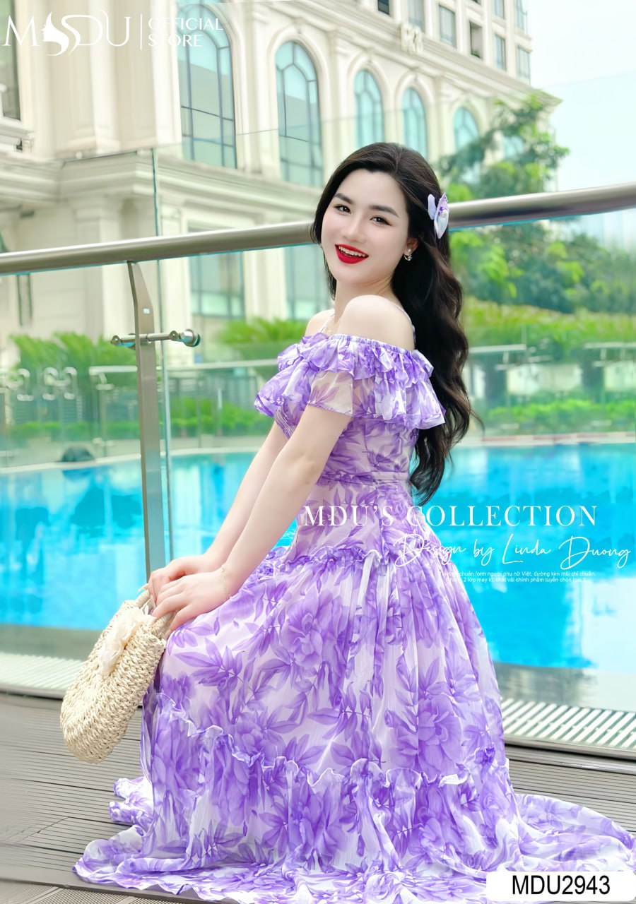 Phối váy 2 dây công chúa với phụ kiện