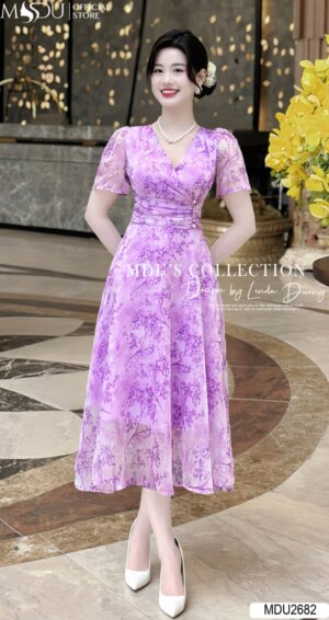 Váy Thiết Kế MDU2682 – Màu Tím Dáng Xòe Cổ V, Đính Ngọc Ở Eo Đầy Độc Đáo