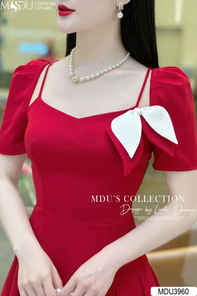Váy Thiết Kế MDU3960 Hai Dây Hoa Nổi Trước Ngực