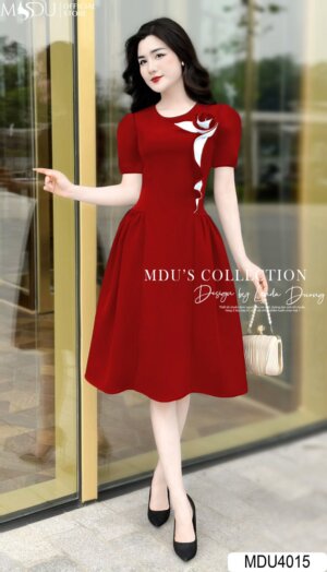 Váy Thiết Kế MDU4015 – Màu Đỏ Đô Sang Chảnh Với Họa Tiết Hoa Tạo Điểm Nhấn Cho Váy Tôn Lên Vẻ Đẹp Kiêu Kì