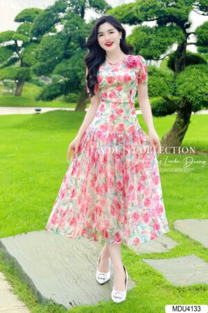 Váy Thiết Kế MDU4133 – Dáng Dài Họa Tiết Đơn Giản Đính Hoa Tạo Điểm Nhấn Cho Váy