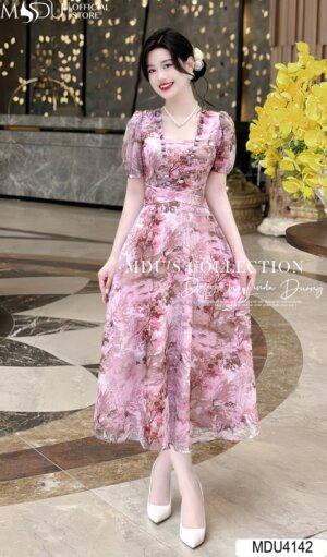 Váy Thiết Kế MDU4142 – Dáng Xòe Họa Tiết Bắt Mắt Phối Cùng Cúc Đính Cách Điệu