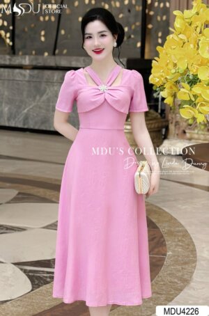 Váy Thiết Kế MDU4226 – Dáng Xòe Cổ Cách Điệu Đính Đá Tinh Tế