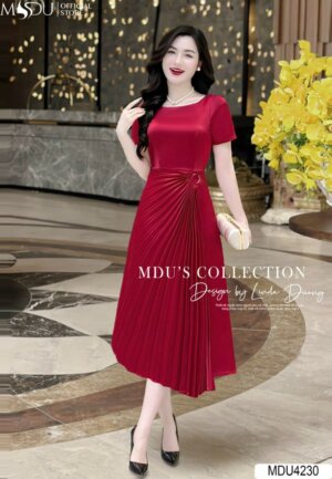 Váy Thiết Kế MDU4230 Màu Đỏ Dáng Xếp Ly Vạt Chéo Tinh Tế