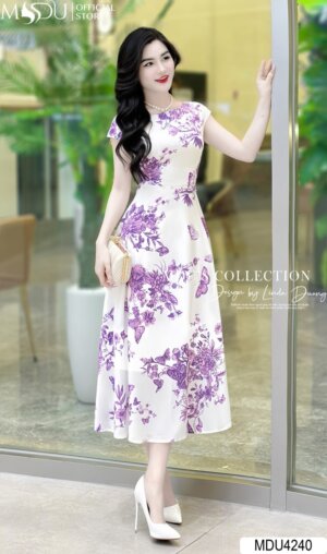 Váy Thiết Kế MDU4240 – Dáng Xòe Cổ Tròn Phối Họa Tiết Tím Trên Nền Trắng Bắt Mắt Cuốn Hút