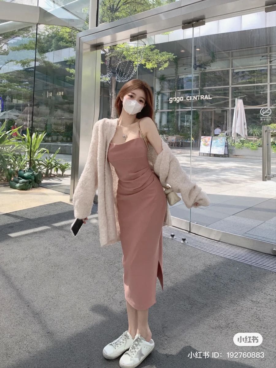 Phối Đồ Dạo Phố Hoặc Hẹn Hò Với Đầm Body 2 Dây