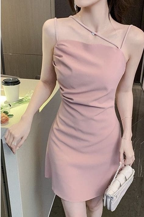 Đầm Body 2 Dây Ngắn – Người Bạn Đồng Hành Của Mọi Dáng Người