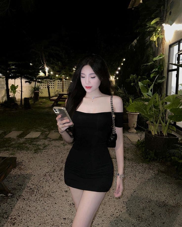 Phối Đầm Body Cúp Ngực Cho Dạo Phố