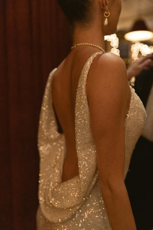 Đầm Body Hở Lưng Kết Hợp Sequin Và Đính Đá