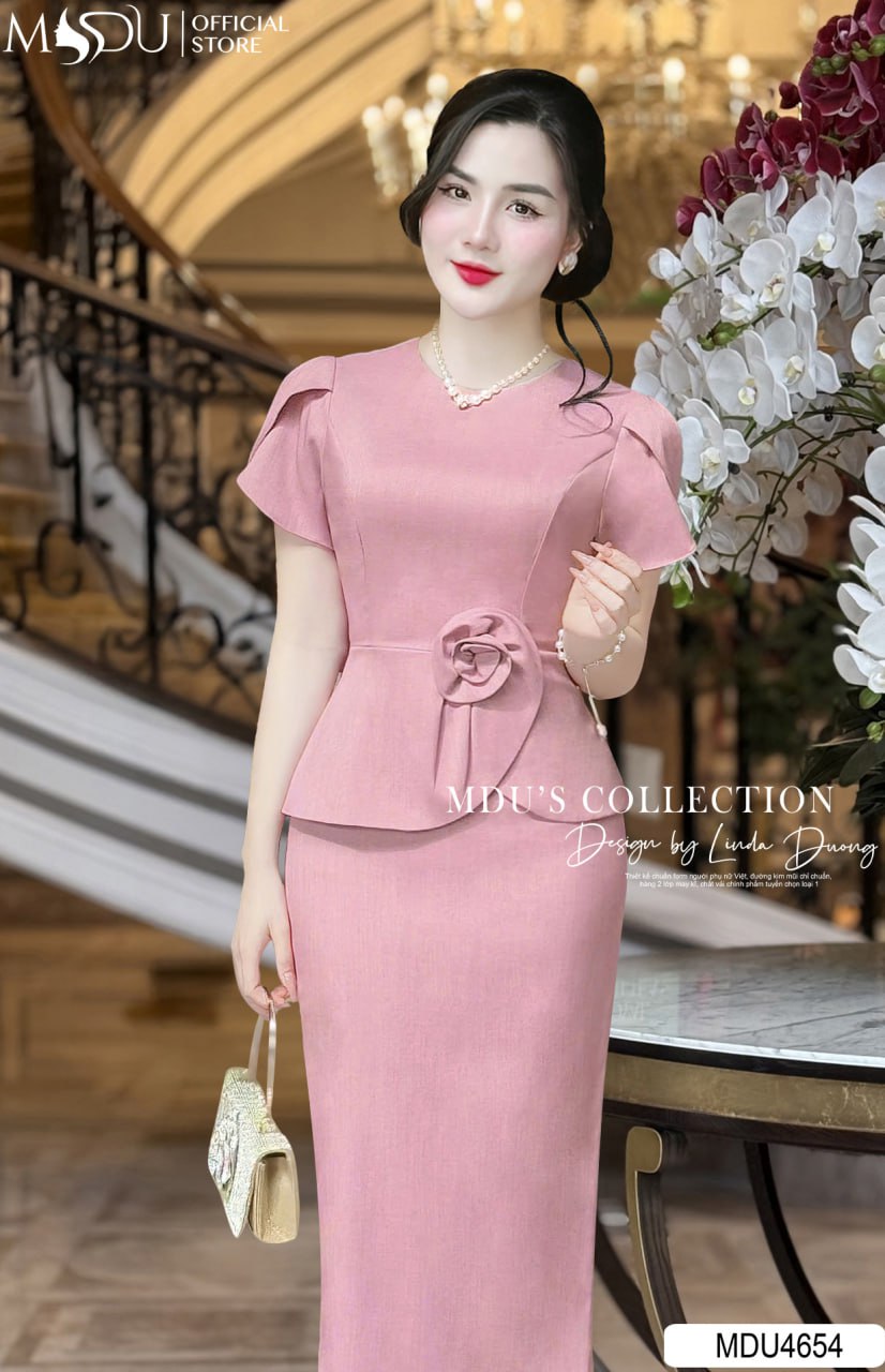 Phối Đầm Body Nhún Eo Cho Công Sở