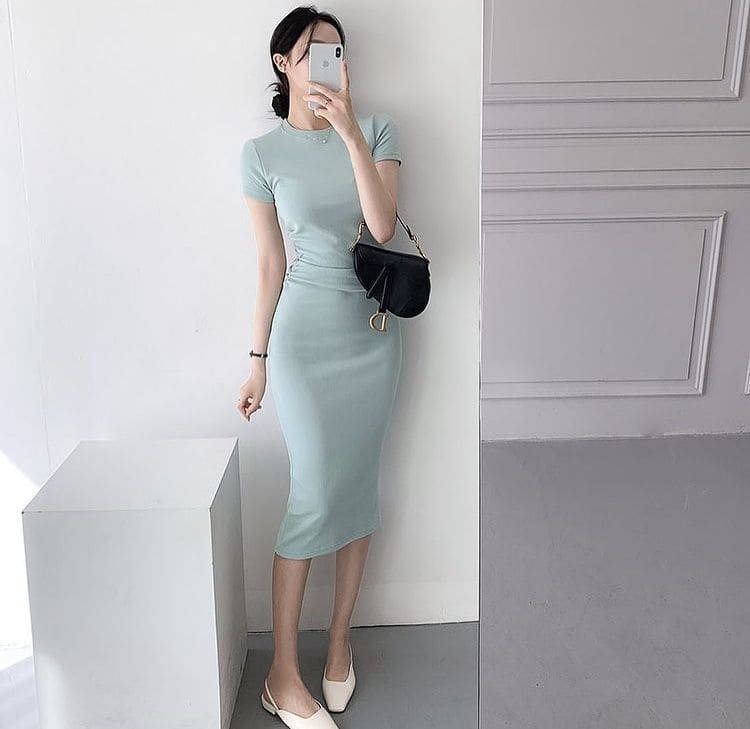 Chọn Màu Sắc Đầm Thun Body Dài Qua Gối