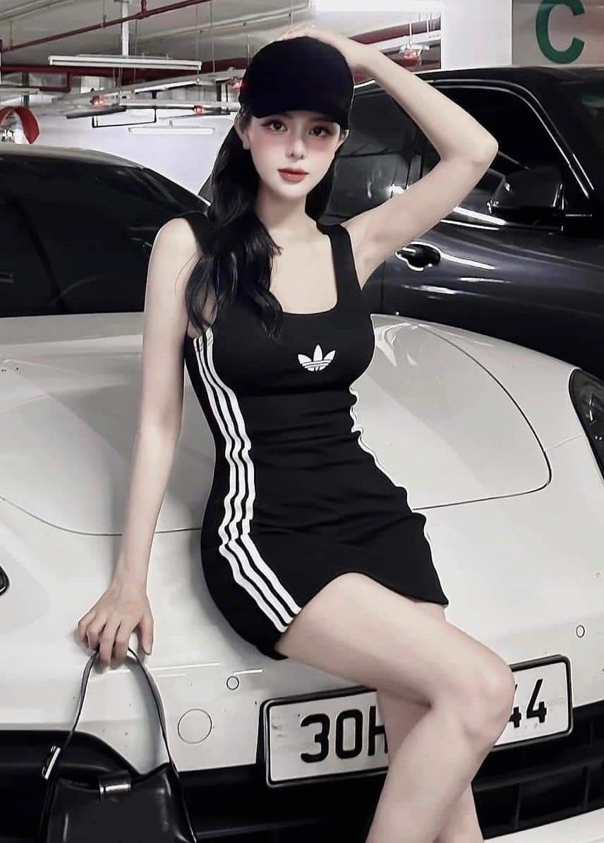 Phối Váy Body Ba Lỗ Cho Dạo Phố