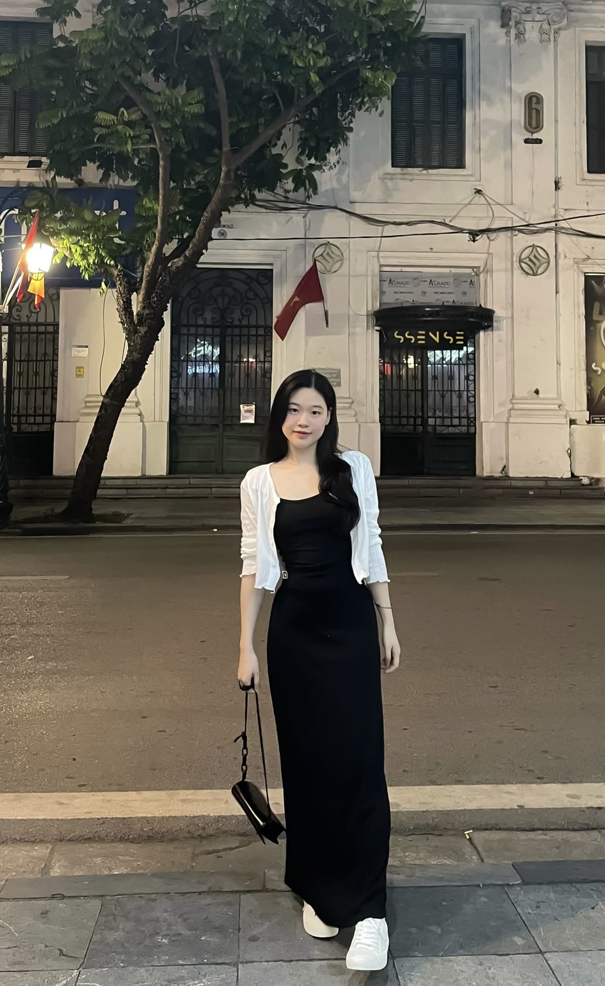 Biến Hóa Váy Body Dài Qua Gối Cho Nhiều Dịp