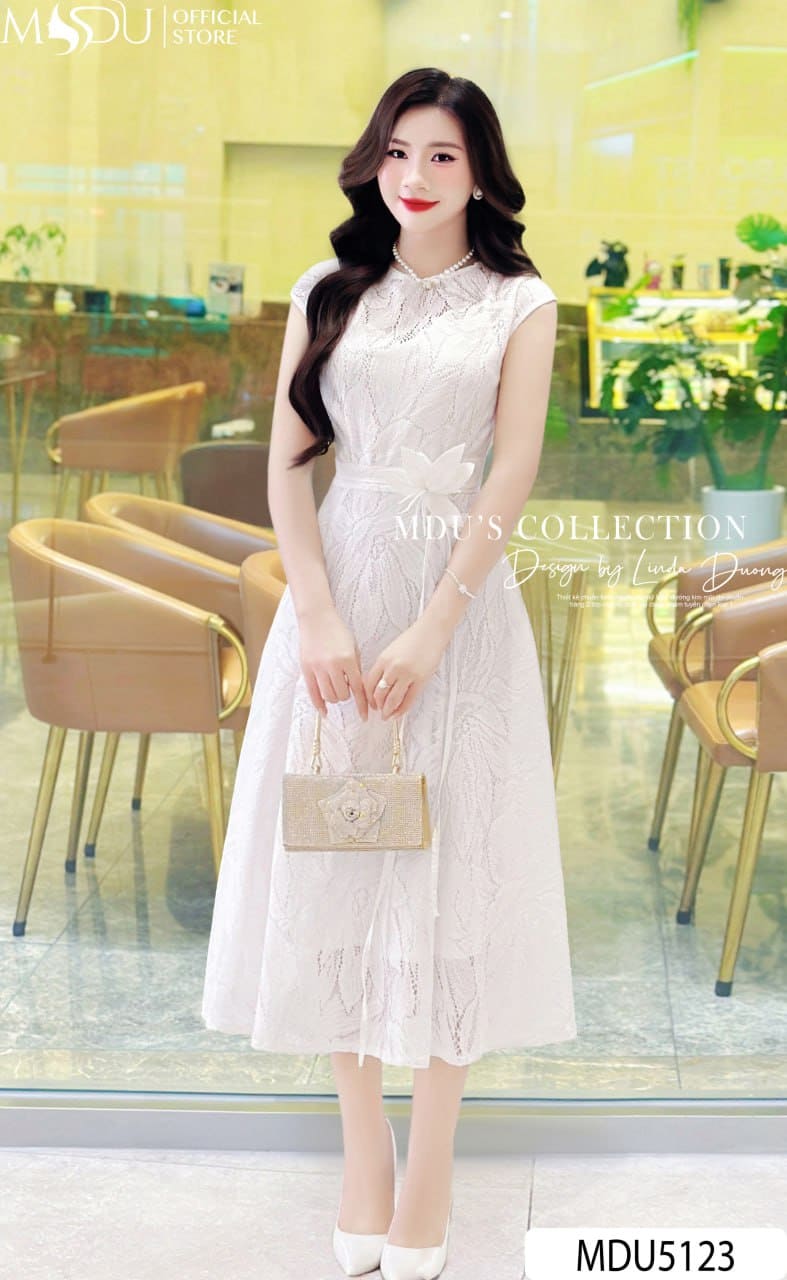 Phối Phụ Kiện Với Váy Công Chúa Dài