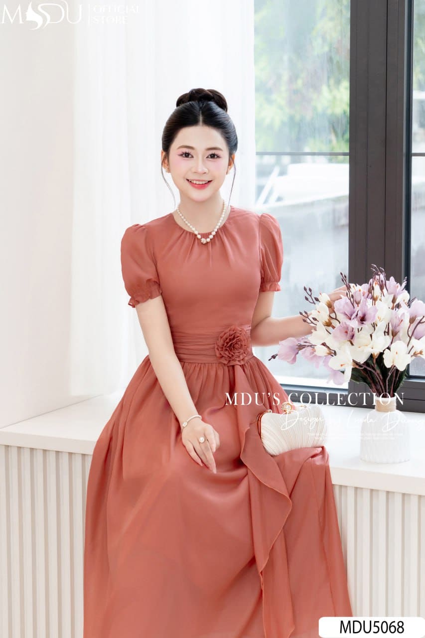 Trang Điểm Và Tóc Hợp Với Váy Công Chúa Dài