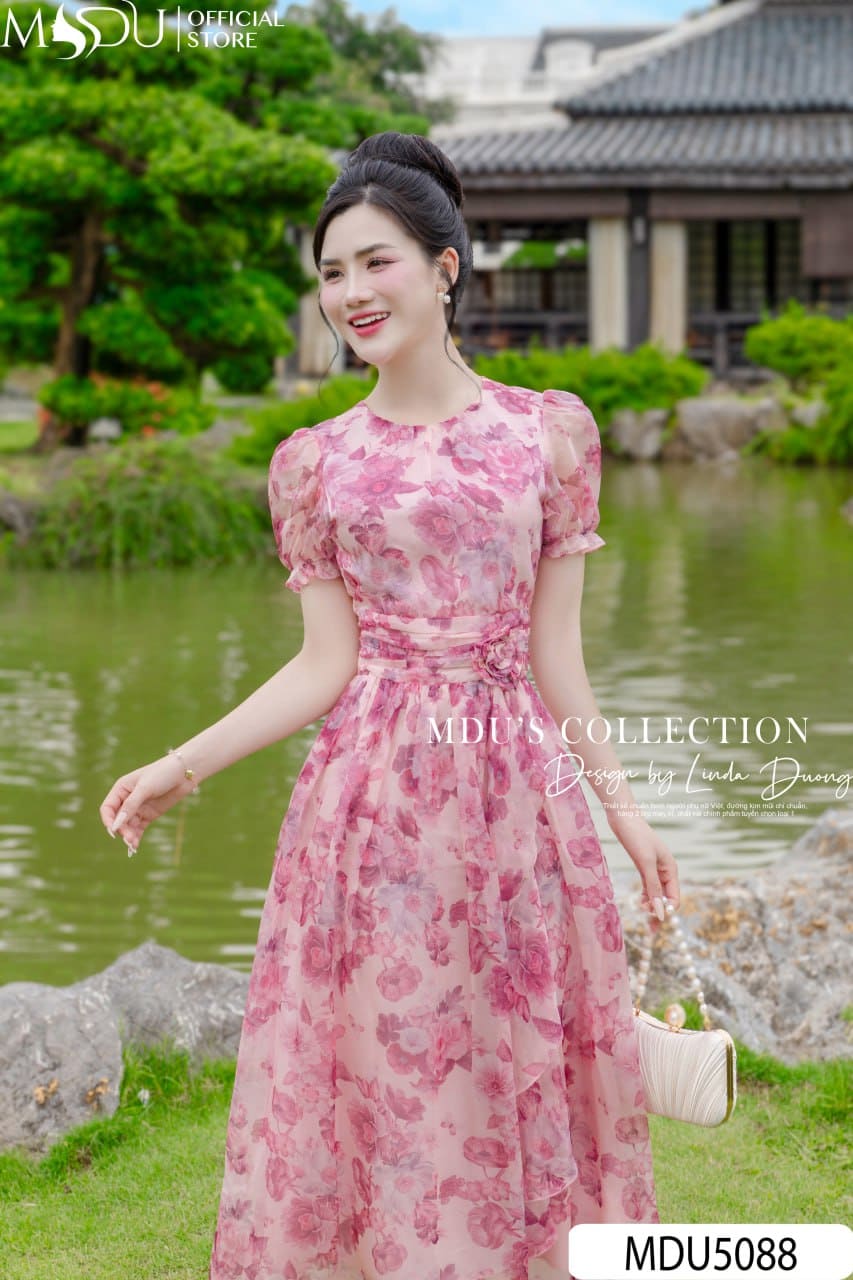 Chọn Kiểu Tóc Hợp Với Váy Công Chúa Màu Hồng