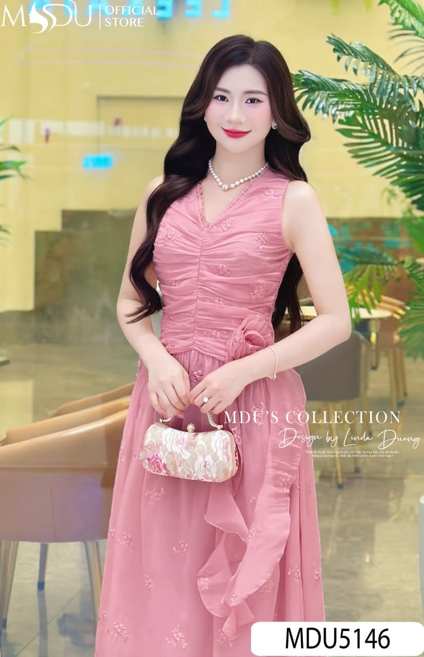 Phối Phụ Kiện Với Váy Công Chúa Màu Hồng