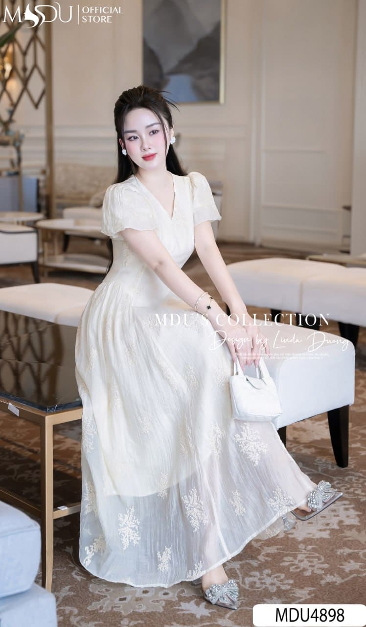 Váy Công Chúa Người Lớn Màu Trắng Phong Cách Bohemian