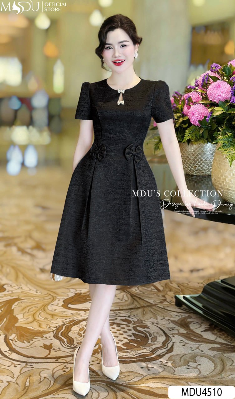 Váy Đen Công Chúa Trong Các Buổi Chụp Hình