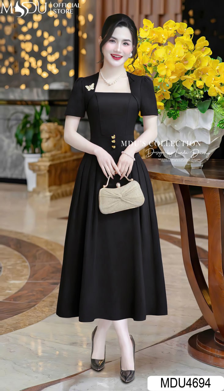Váy Đen Công Chúa Phong Cách Tối Giản