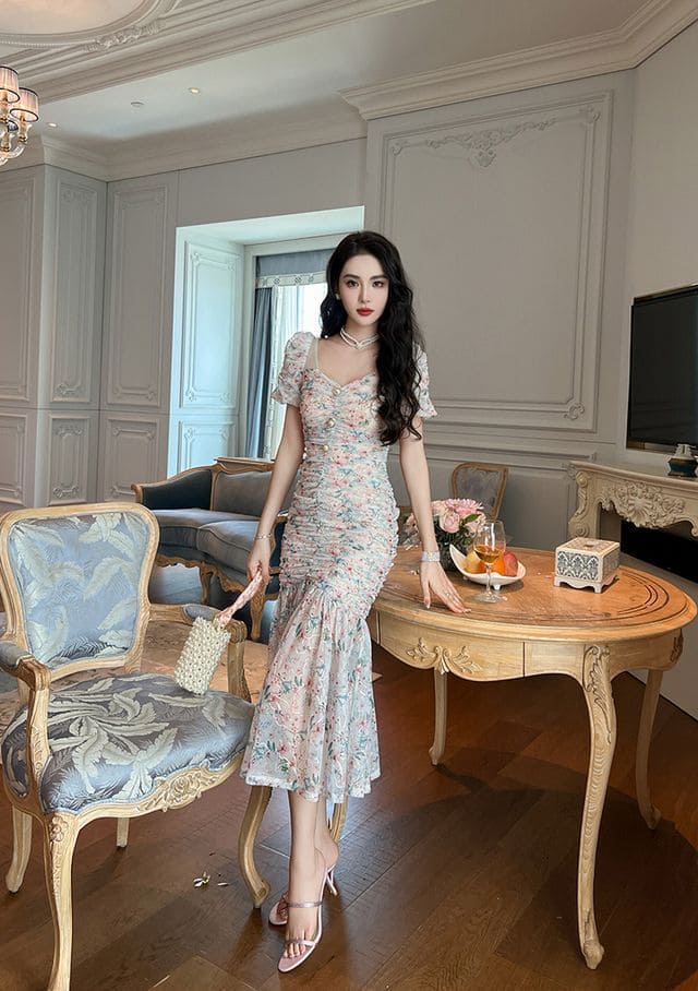 Váy Hoa Nhí Body Với Chi Tiết Cut-Out