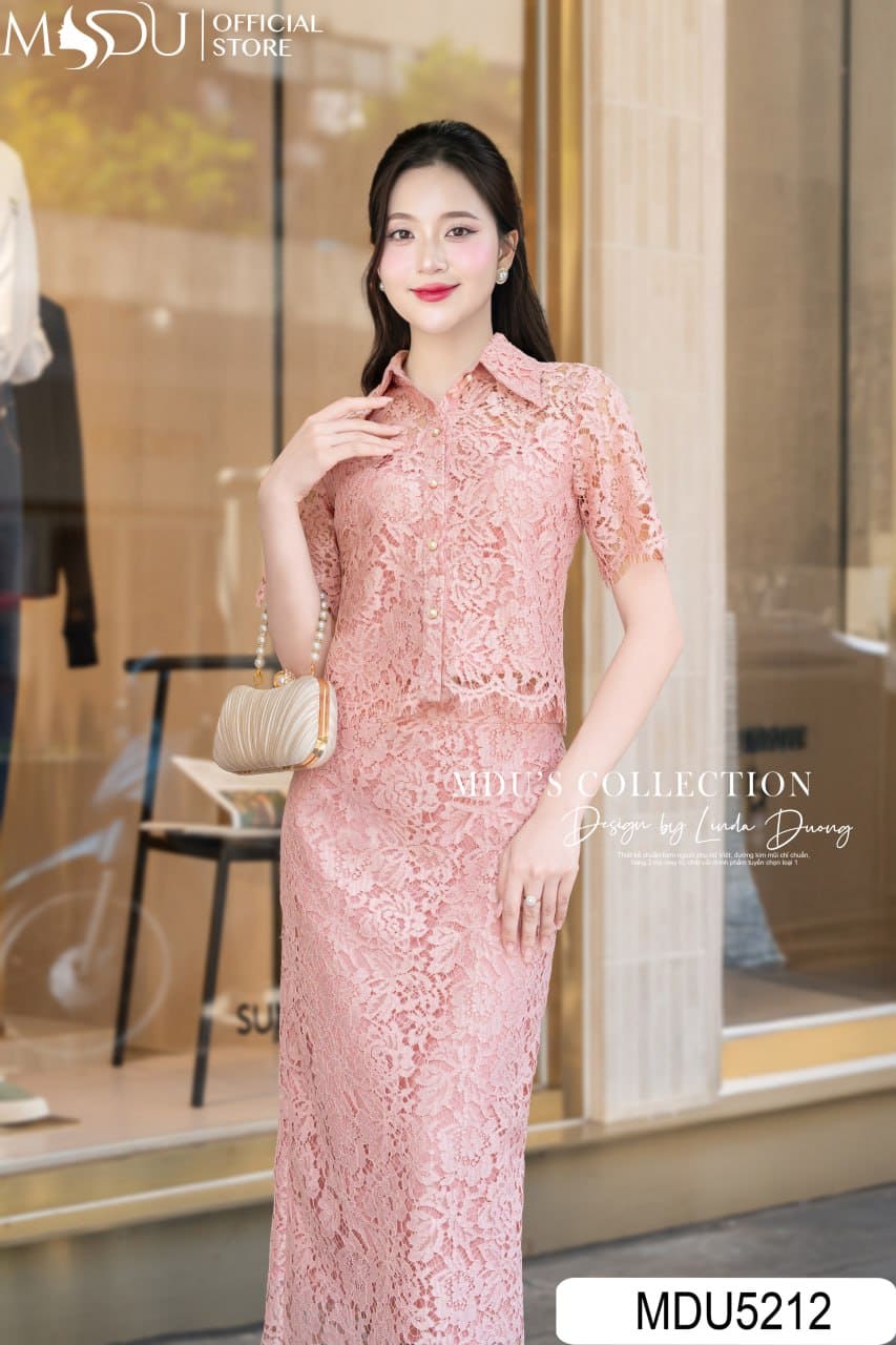 Phối Váy Hoa Nhí Body Cho Dạo Phố