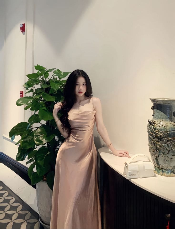 Váy Lụa Body Cho Dáng Chữ Nhật