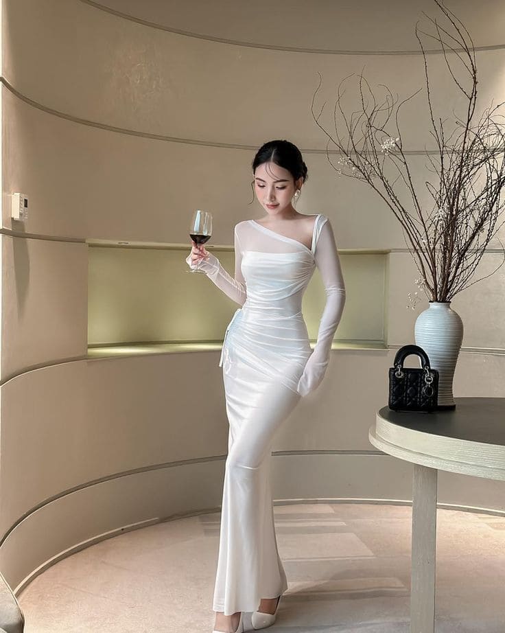 Phối Váy Lụa Body Cho Mùa Thu Đông